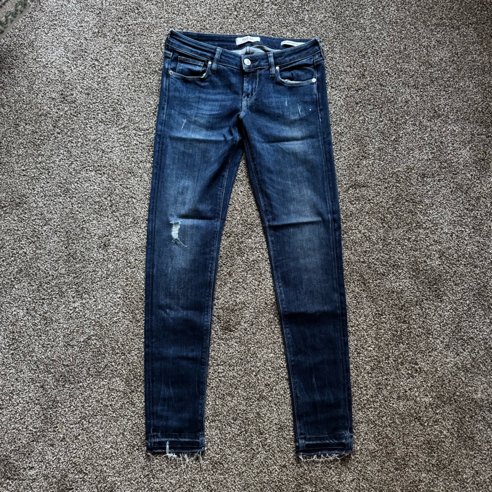 GUESS skinny blue jeans